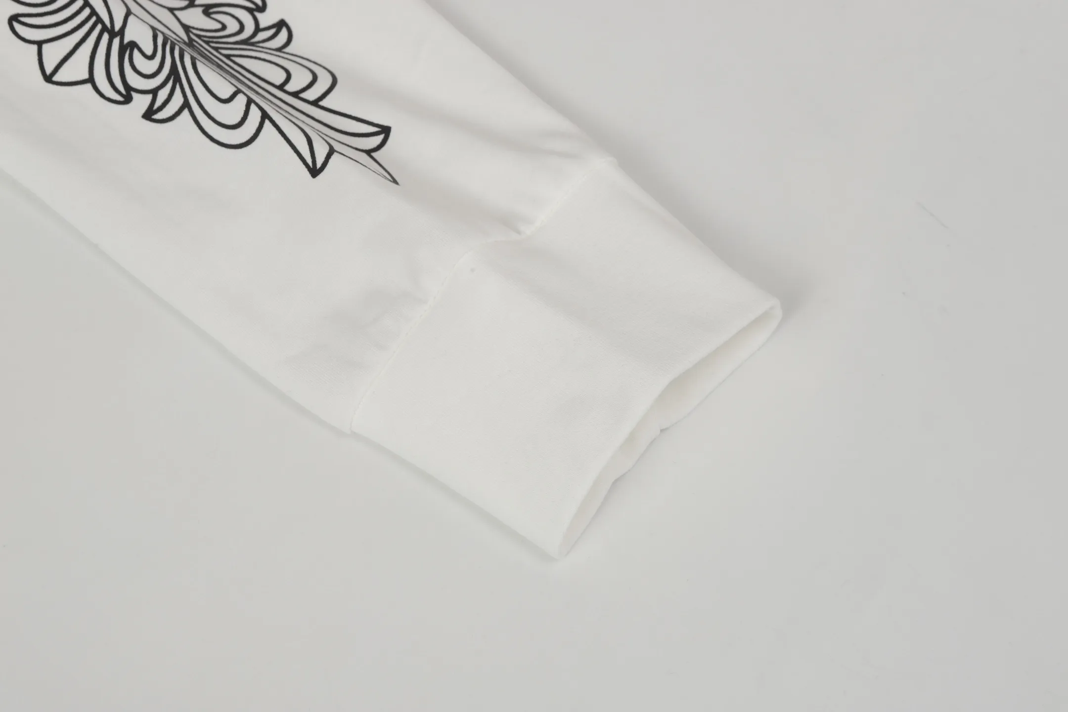 P150 -Chrome Hearts/Chrome Hearts 23ss scroll simple Sanskrit letters popular long-sleeved T-shirt -High weight, high density and high quality. The wool is soft, delicate and skin-friendly. It feels soft and silky. It has excellent warmth and skin-friendly properties.